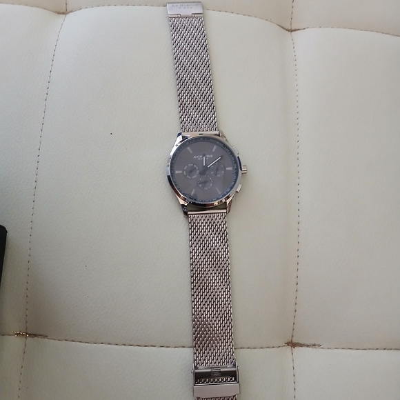 Akribos XXIV Silver and Black Men's Watch - Picture 3 of 6